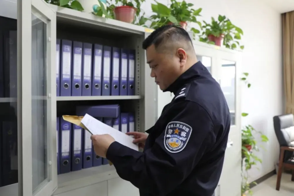 信阳18岁小伙被骗到外地失踪16年休闲区蓝鸢梦想 - Www.slyday.coM