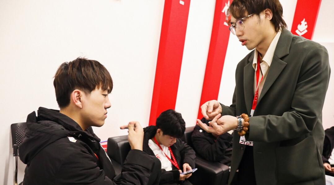 王者荣耀挑战者杯选拔赛第一天，KPL强队输​得​这么惨！休闲区蓝鸢梦想 - Www.slyday.coM