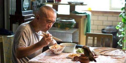 和亲家母同居两年后，大爷要求散伙：她很满足，我却崩溃了休闲区蓝鸢梦想 - Www.slyday.coM