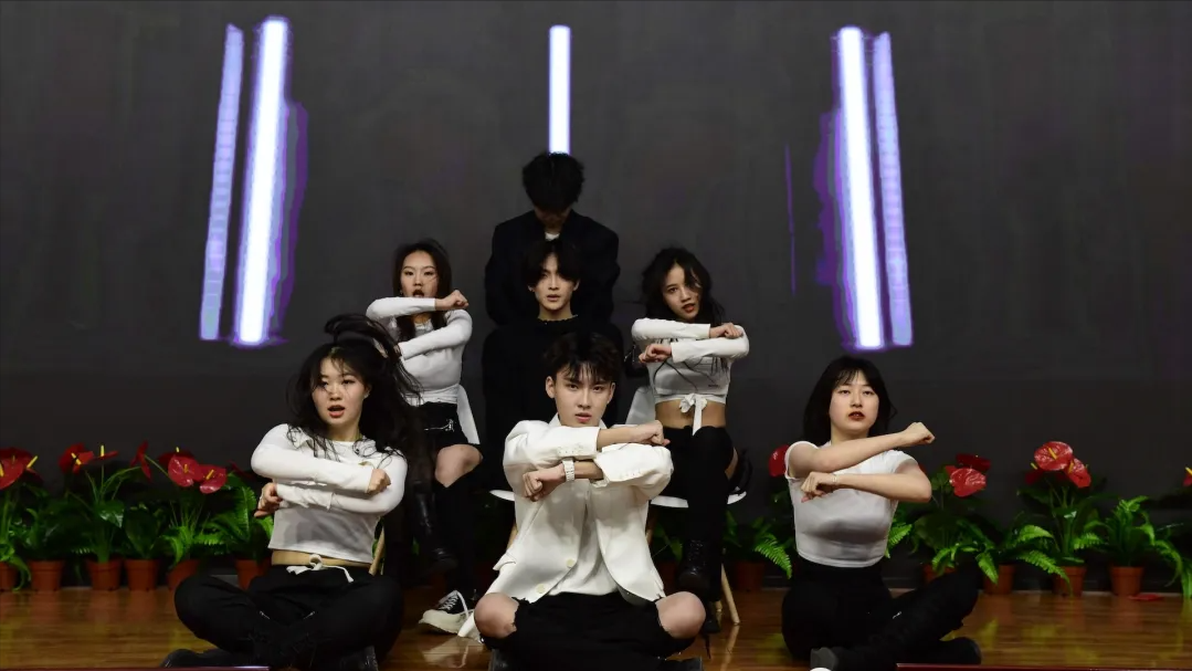 跨年|潞河国际科技艺术节闭幕式暨2022新年晚会精彩上演!休闲区蓝鸢梦想 - Www.slyday.coM 跨年|潞河国际科技艺术节闭幕式暨2022新年晚会精彩上演!休闲区蓝鸢梦想 - Www.slyday.coM