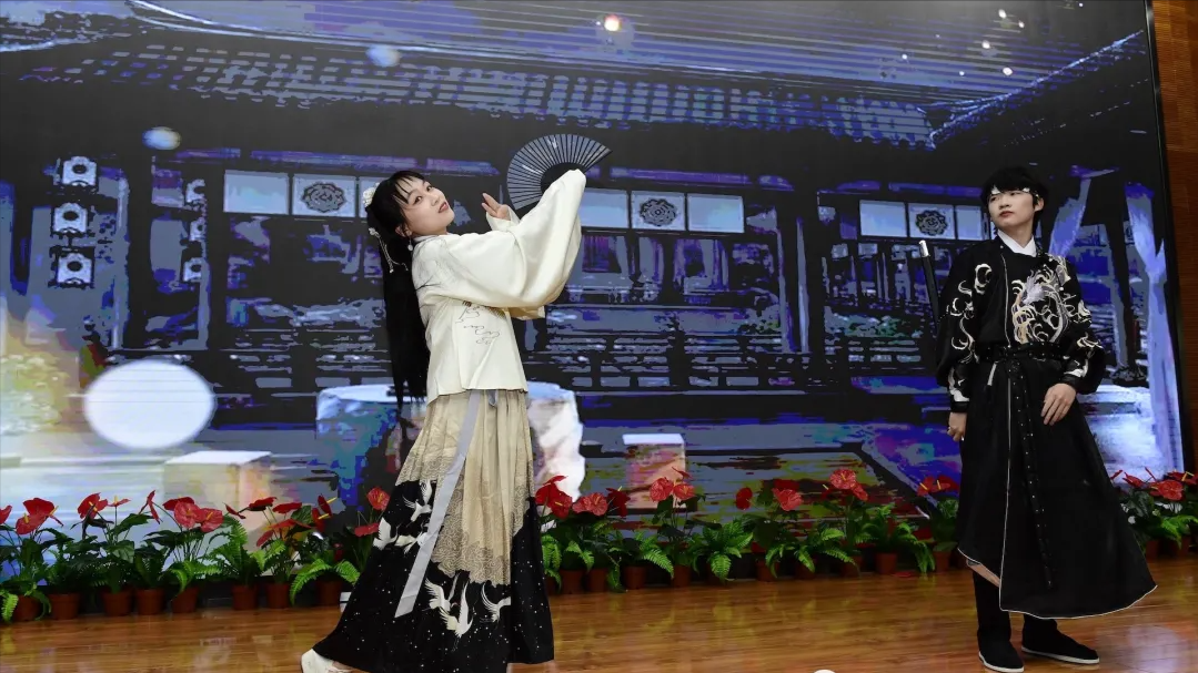 跨年|潞河国际科技艺术节闭幕式暨2022新年晚会精彩上演!休闲区蓝鸢梦想 - Www.slyday.coM 跨年|潞河国际科技艺术节闭幕式暨2022新年晚会精彩上演!休闲区蓝鸢梦想 - Www.slyday.coM