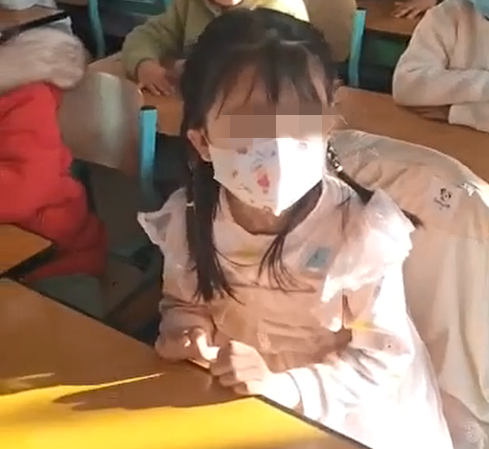 最新回应！北京某小学老师带头霸凌小女孩，当众指责：“讨厌！去滚！”休闲区蓝鸢梦想 - Www.slyday.coM