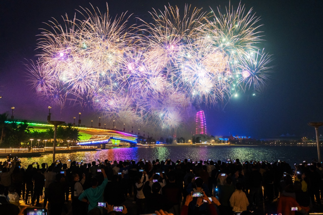 烟花好礼燃爆跨年夜!海花岛欢乐迎新年!|海南省_新浪新闻
