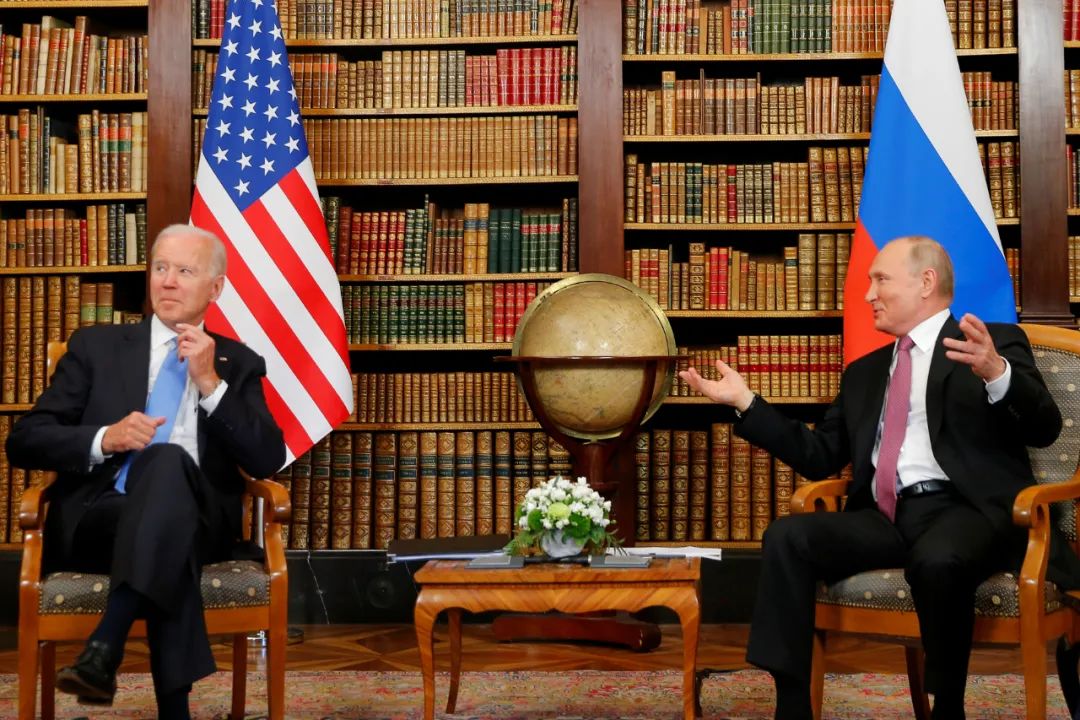 当地时间2021年6月16日，瑞士日内瓦，俄美首脑峰会举行，俄罗斯总统普京和美国总统拜登举行会晤。图/IC photo