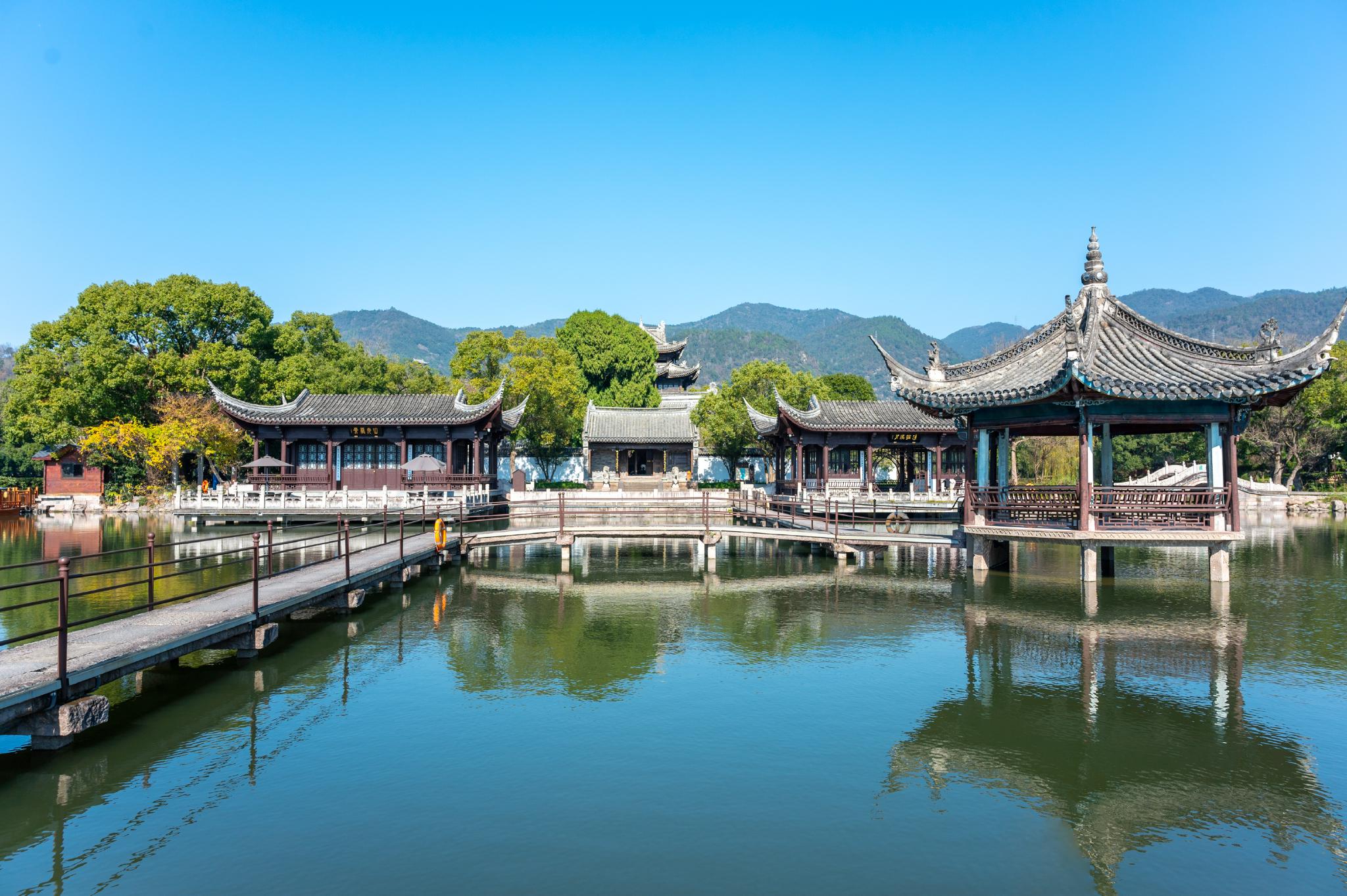 临海旅游不可错过的景点清代诗人称赞为小西湖景色秀美