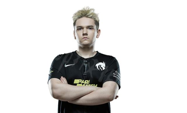 在去年过年的时候,korb3n与ts的工作人员见了一面.