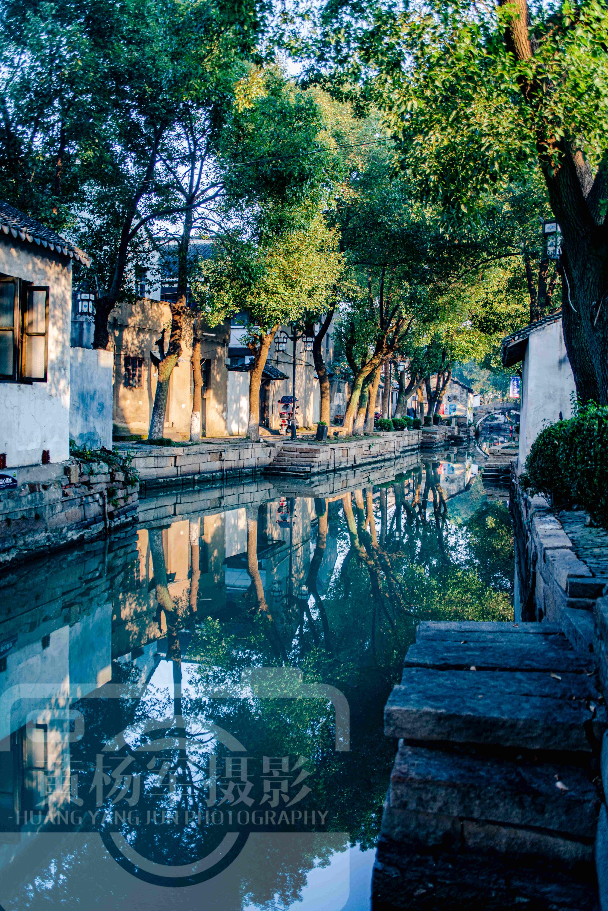 中国有"人间天堂"美誉的城市,江南韵味极浓,一小镇景美生活慢|景美