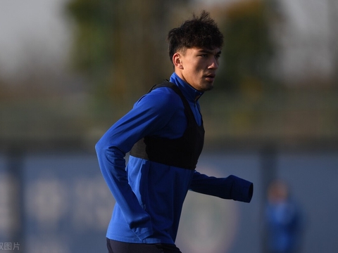 帕尔曼江征服河南球迷的不仅仅是跨年夜,还有数月前的关键进球