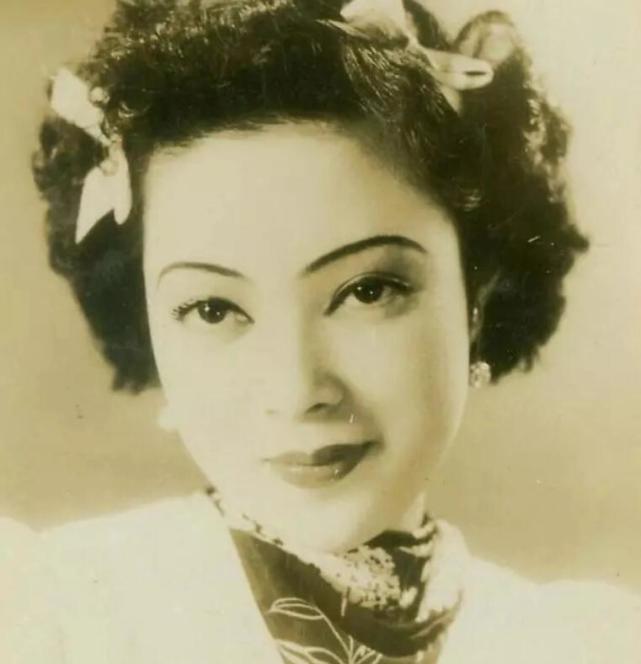 香江“四大金刚”之首，余美颜的《摩登情书》在民国家喻户晓