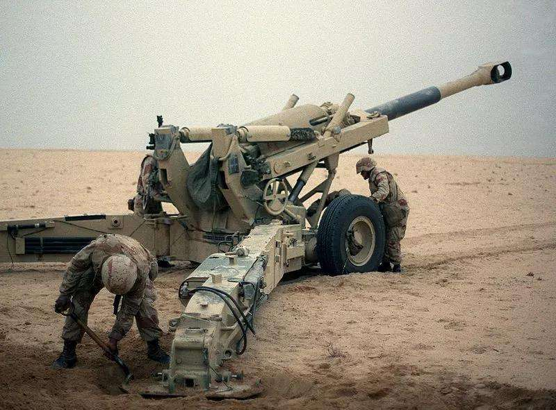 炮兵和侦察兵如何才能为火炮群提供精确的打击目标坐标参数的呢?|射击|测距|武器|方位|基准_新浪军事_新浪新闻