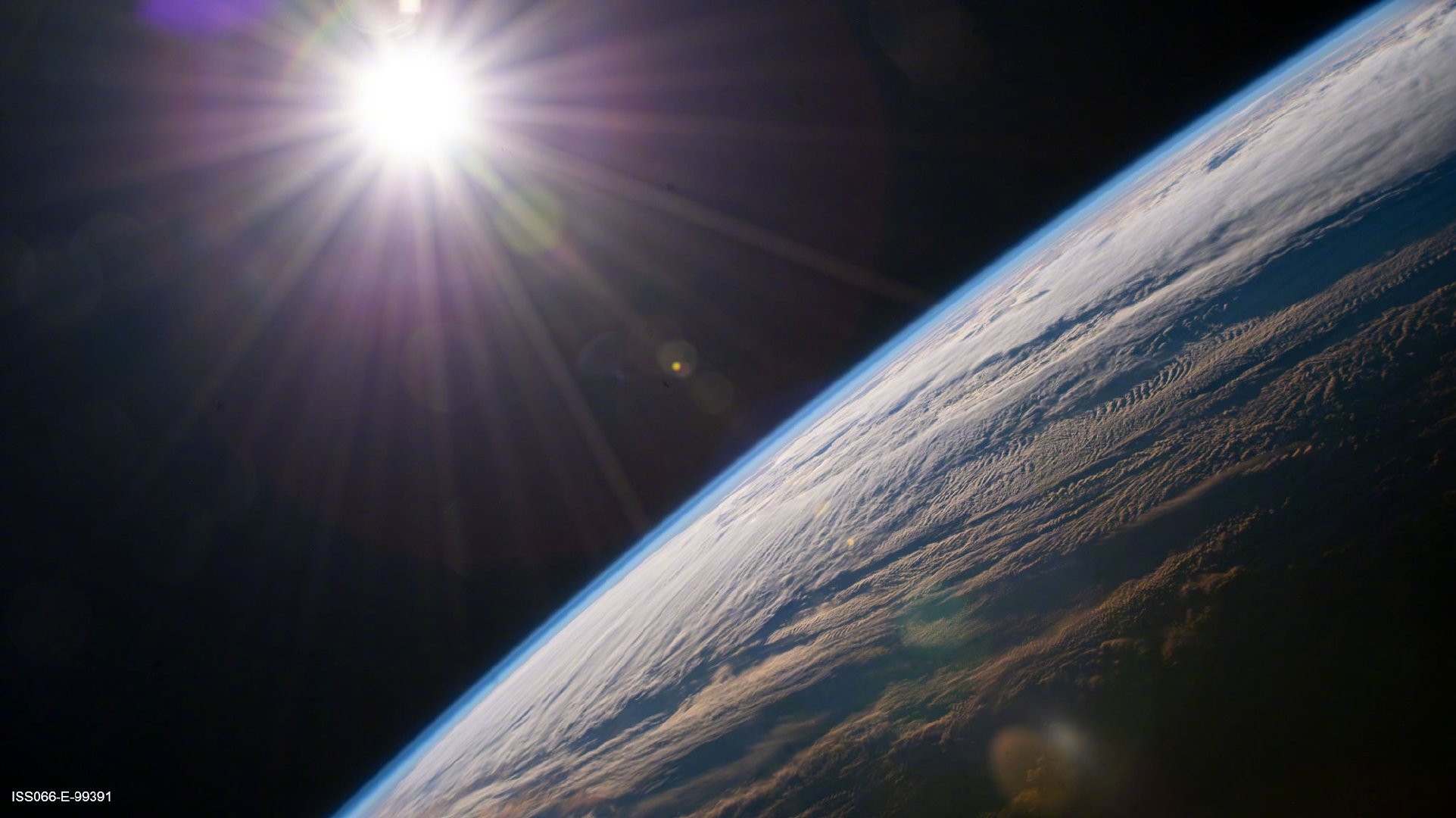 希望这些空间站宇航员拍摄到的日出日落