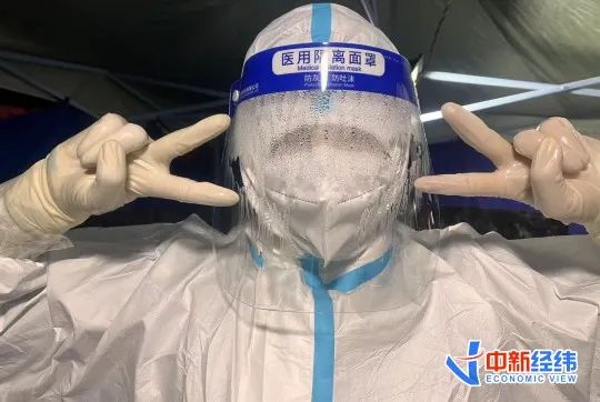 “电话响了，我知道是妈妈打来的，但不能接”休闲区蓝鸢梦想 - Www.slyday.coM