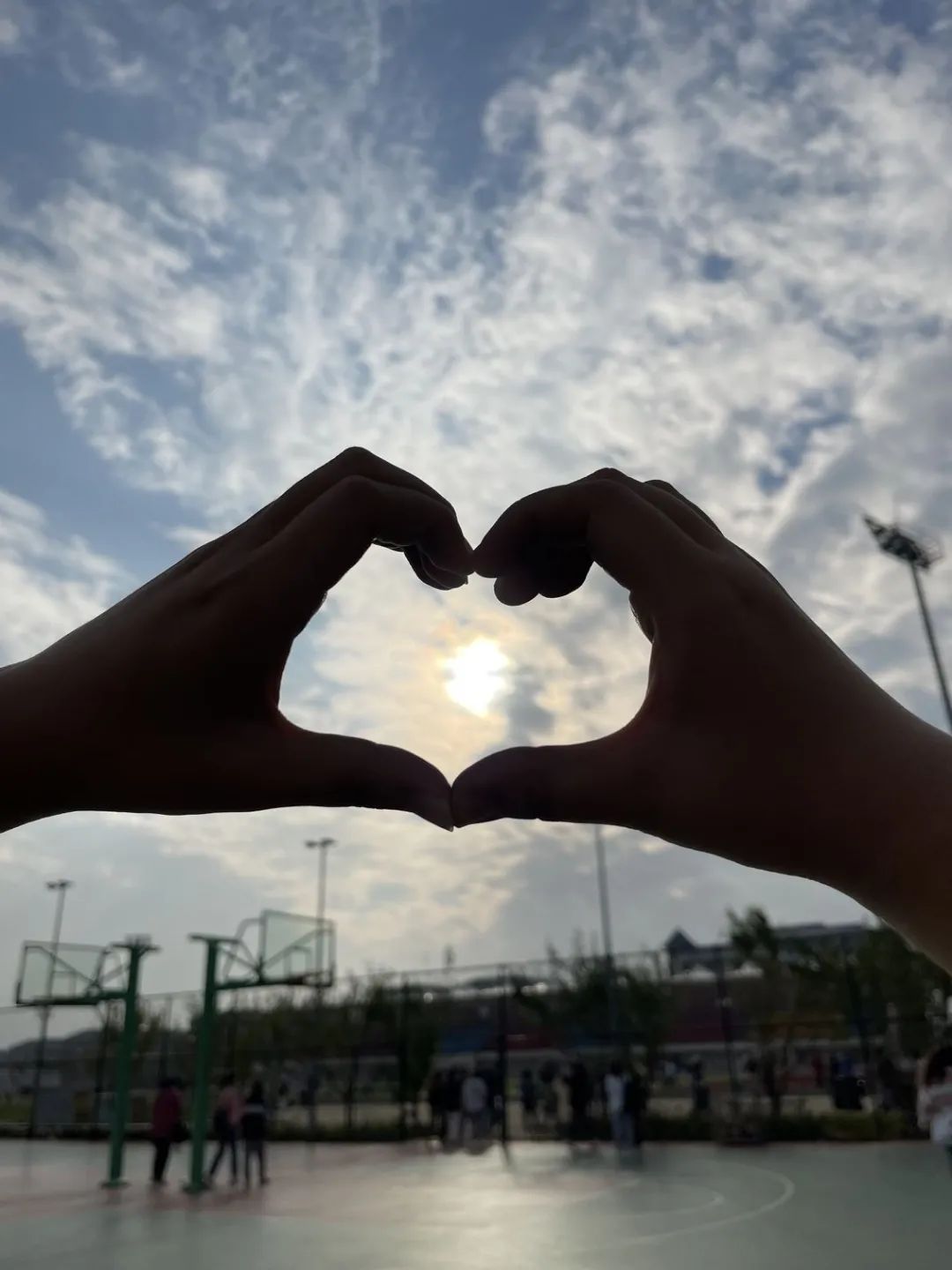 向新的星辰大海出发心中有梦 眼中有光我们继续与爱同行走过2021年的