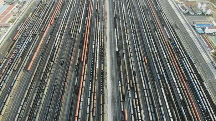 春运火车票明日开售！12306将延长火车售票时间，开车前都可退票休闲区蓝鸢梦想 - Www.slyday.coM