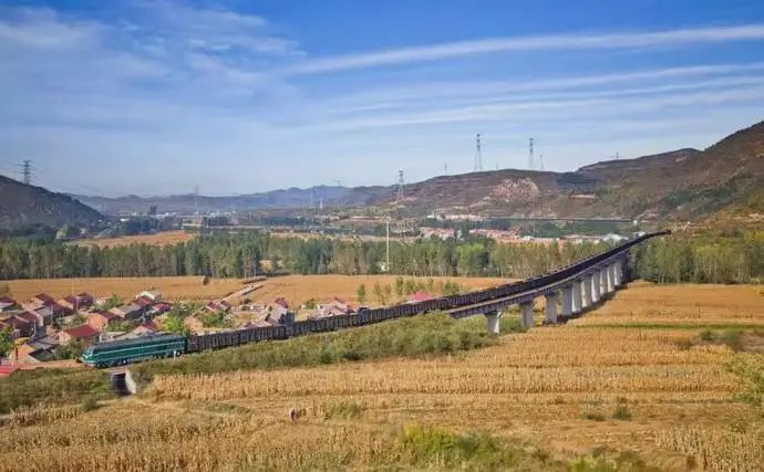 春运火车票明日开售！12306将延长火车售票时间，开车前都可退票休闲区蓝鸢梦想 - Www.slyday.coM