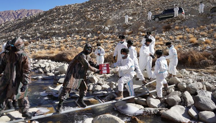 印媒：2022年第一天，中印士兵在边境互致祝福、互赠糖果休闲区蓝鸢梦想 - Www.slyday.coM