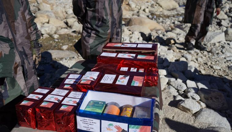 印媒：2022年第一天，中印士兵在边境互致祝福、互赠糖果休闲区蓝鸢梦想 - Www.slyday.coM