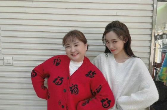 有人说,看到贾玲和张小斐,才知道女孩子之间的感情究竟有多美好休闲区蓝鸢梦想 - Www.slyday.coM 有人说,看到贾玲和张小斐,才知道女孩子之间的感情究竟有多美好休闲区蓝鸢梦想 - Www.slyday.coM