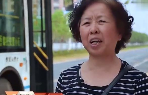 湖南长沙,男子坐公交投了2700元,司机报警后在钱箱发现一张遗书休闲区蓝鸢梦想 - Www.slyday.coM 湖南长沙,男子坐公交投了2700元,司机报警后在钱箱发现一张遗书休闲区蓝鸢梦想 - Www.slyday.coM