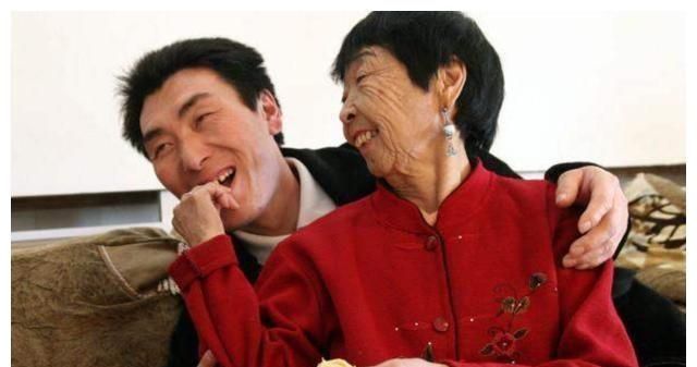 马玉琴与爱人结婚遭到双方家庭反对曾因自卑外貌做整形手术