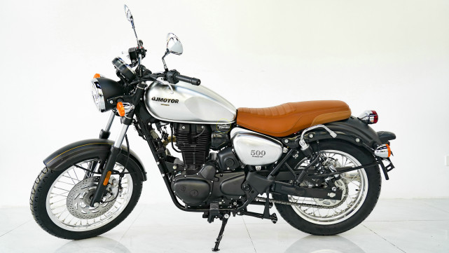 经典复古摩托车玩的就是外观,玩的就是那个范儿,对性能和配置有追求的