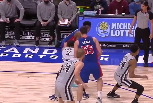 字母哥35+16+10，德罗赞再演神迹绝杀奇才，爵士4人20分不敌库里休闲区蓝鸢梦想 - Www.slyday.coM