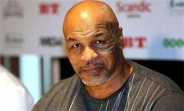 55岁泰森现状整天为儿女前程操劳胡子几乎全白慈父风范尽显