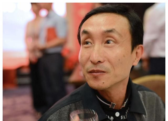 巩汉林不上春晚的10年时间里我天天都在家里为儿子发愁