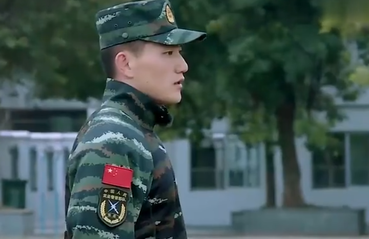 回看神犬奇兵何捷我怀疑你对张馨予是一见钟情有证据