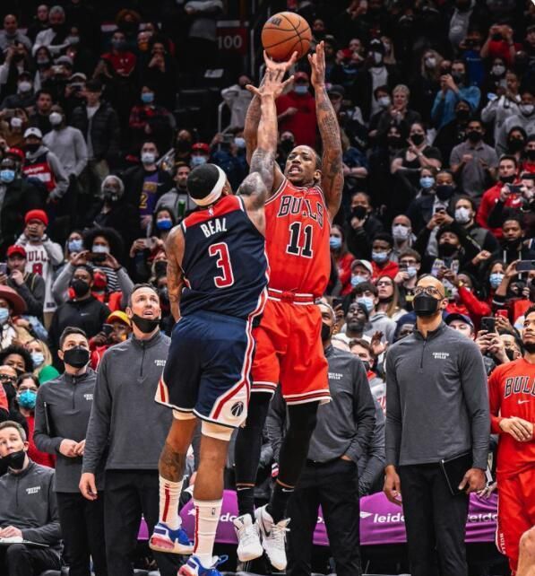 字母哥35+16+10，德罗赞再演神迹绝杀奇才，爵士4人20分不敌库里休闲区蓝鸢梦想 - Www.slyday.coM