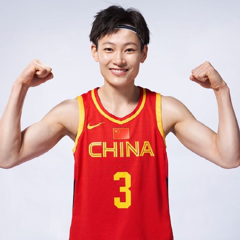 杨力维30 6 6mvp,杨舒予哭了,篮坛最强姐妹花|杨力维|女篮|篮坛_新浪