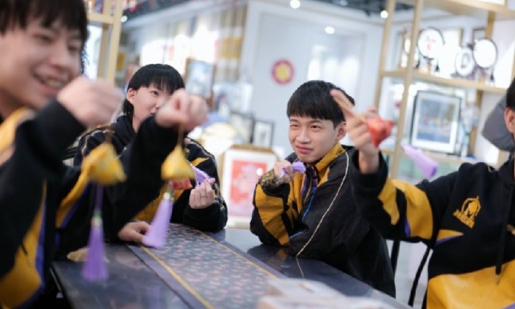 久哲最后的招牌也要被卖掉,Hero挂牌新人法王,E星有了清融还要抢休闲区蓝鸢梦想 - Www.slyday.coM