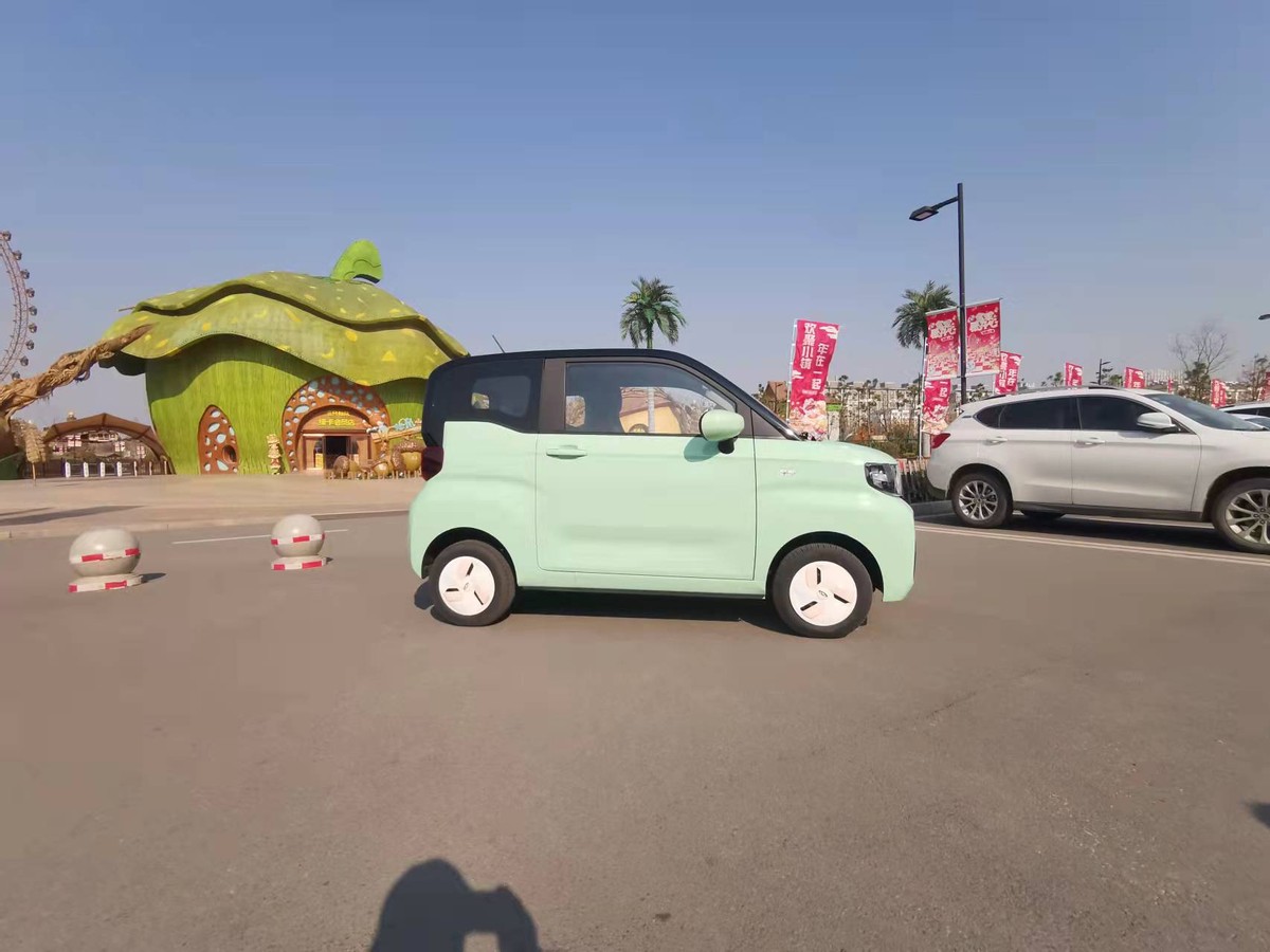 试驾奇瑞qq冰淇淋一台不可多得的精致小车