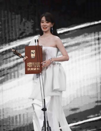 有人说,看到贾玲和张小斐,才知道女孩子之间的感情究竟有多美好休闲区蓝鸢梦想 - Www.slyday.coM 有人说,看到贾玲和张小斐,才知道女孩子之间的感情究竟有多美好休闲区蓝鸢梦想 - Www.slyday.coM