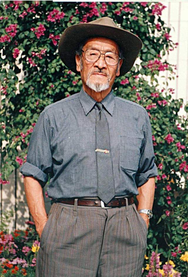 王洛宾58年曾有机会和一位维吾尔族姑娘恋爱最终很可惜没成功