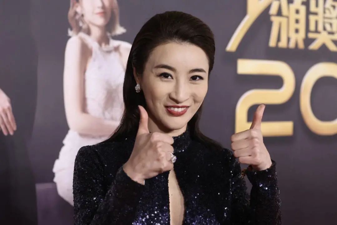 封视后遭群嘲！TVB花旦获中戏同学文护航，与网友掀骂战整个通宵休闲区蓝鸢梦想 - Www.slyday.coM