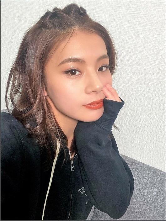 大山)这个艺名征战综合格斗赛场,但是大山惠音其实是标准的日本女 