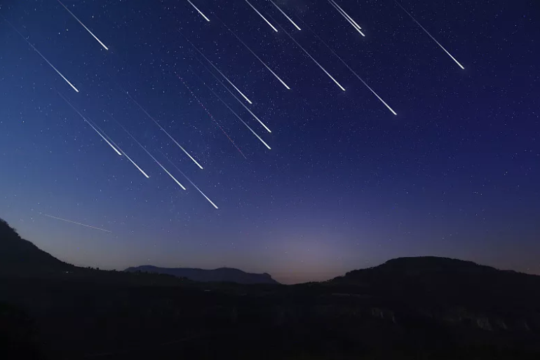 象限仪座流星雨在新年到来之前就已开始预热,它的活跃期从2021年12