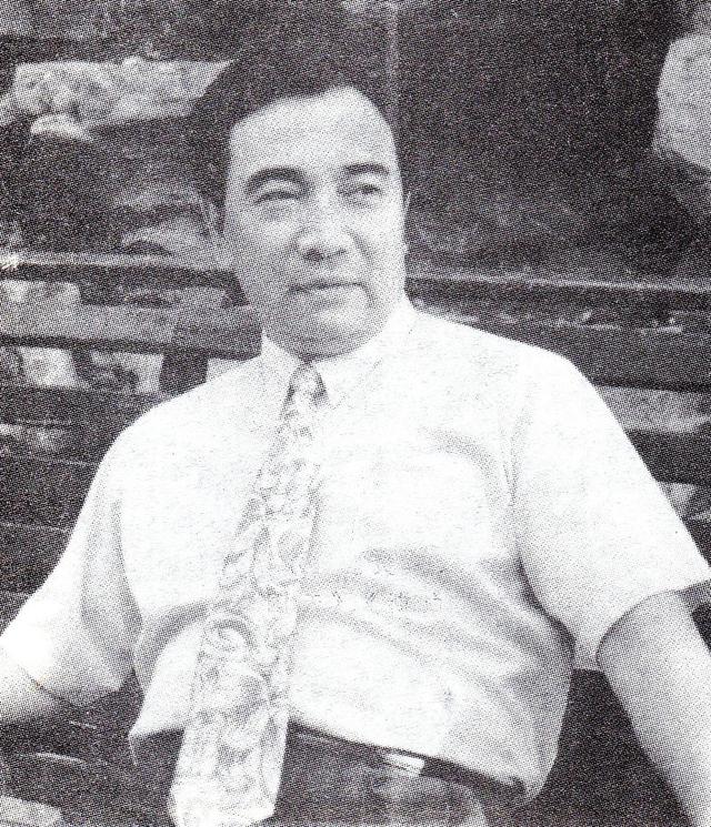 著名演员鲍国安48岁走红和妻子相守至今儿孙满堂成骄傲