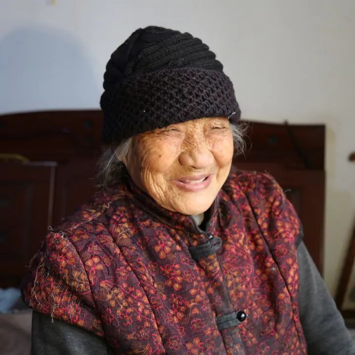 杜爱女104岁胡秋仙100岁,胡群玉102岁,胡设昌100岁李梅仙100岁,李月桂