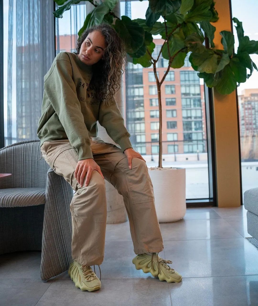 yeezy 450"煎饺"配色提前泄露,发售日期提前确认!|yeezy_新浪新闻