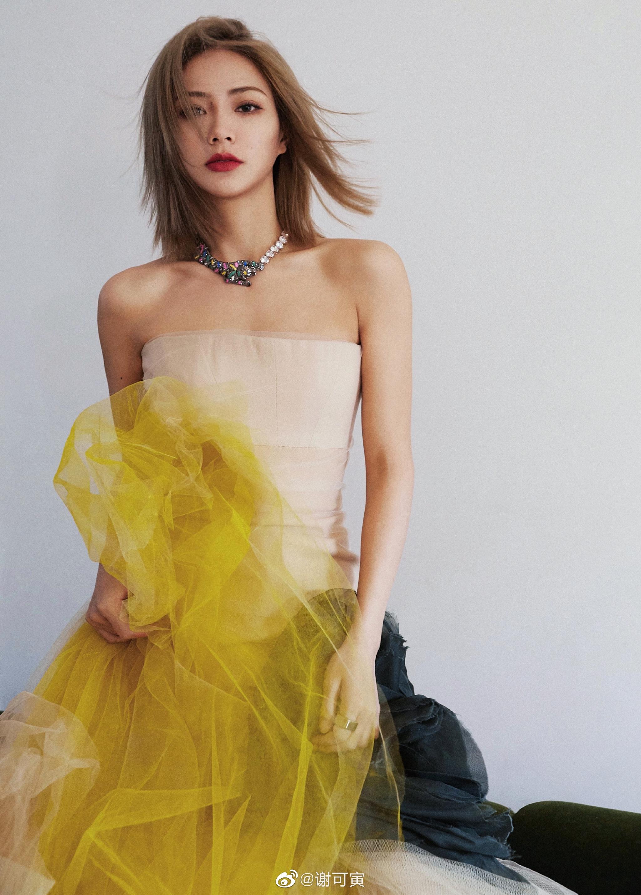 谢可寅更新生日写真大片做一个乖小孩继续走向前走