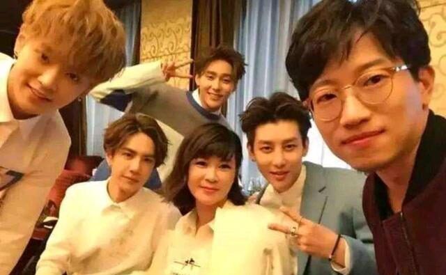 杜华退出乐华娱乐股东行列,有什么大事发生?会影响王一博吗?休闲区蓝鸢梦想 - Www.slyday.coM 杜华退出乐华娱乐股东行列,有什么大事发生?会影响王一博吗?休闲区蓝鸢梦想 - Www.slyday.coM