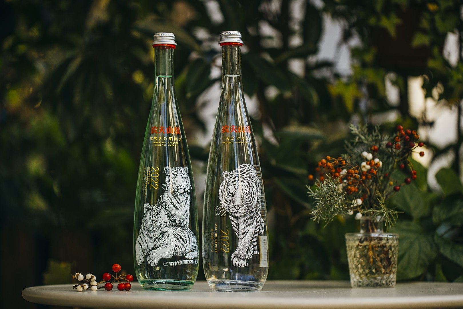 从十二月开始就在搓手期待农夫山泉2022年的生肖玻璃瓶水了