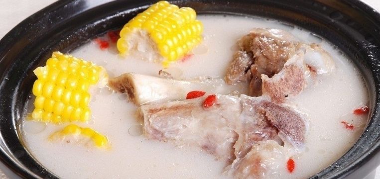 熬骨头汤，牢记“3诀窍2不放”诀窍，汤浓色白，香而不腻