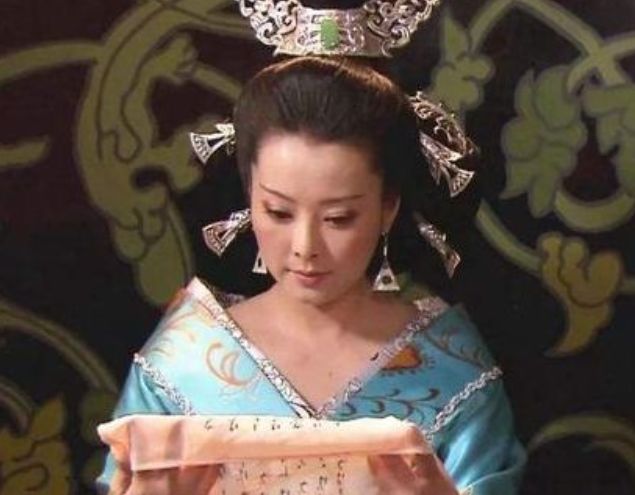 长寿皇后王政君:梦月入怀而生,因王莽篡汉怒摔传国玉玺