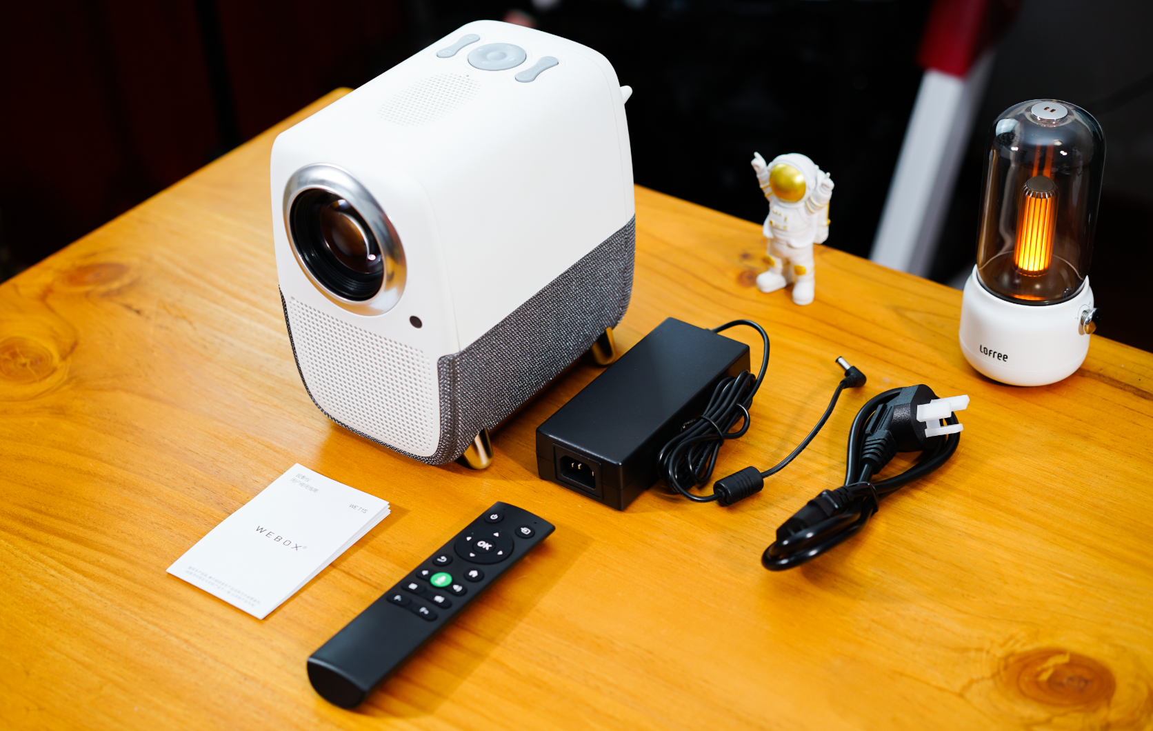 泰捷weboxt1s上手体验家用投影仪540ansi流明够不够用