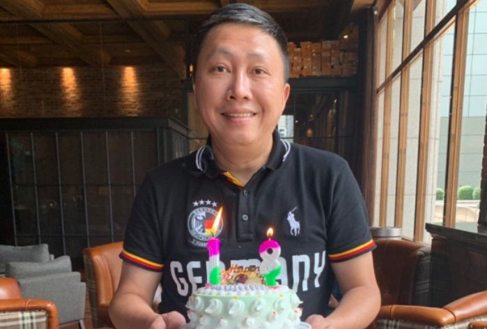 宣布离婚4个月！53岁男星开心自曝将有新恋情，曾扬言要追回前妻休闲区蓝鸢梦想 - Www.slyday.coM