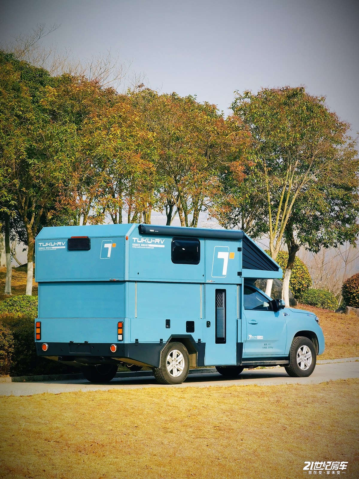 实拍国产途酷房车独家机械硬升顶技术能进地库带20t四驱