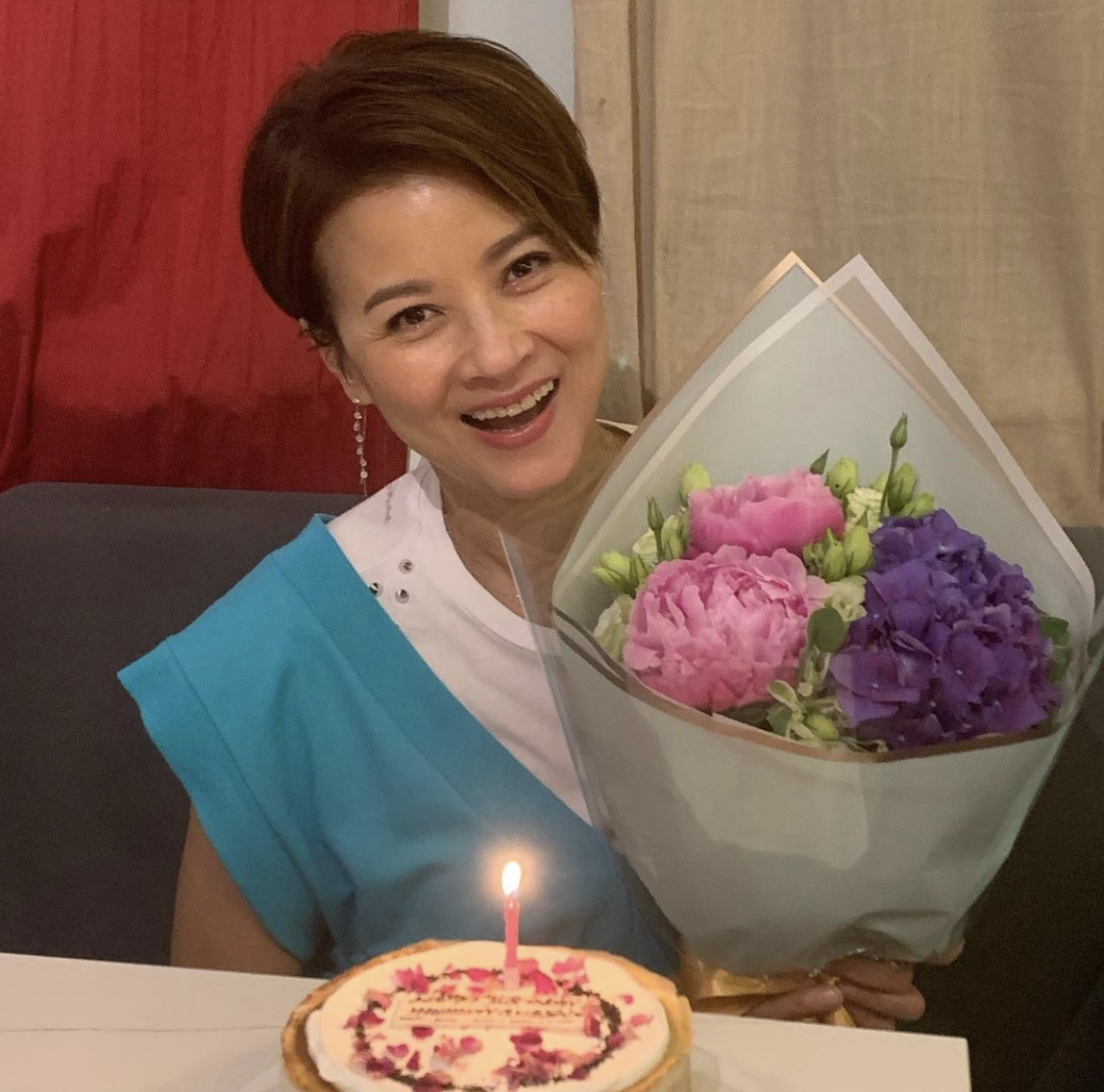 黎燕珊切伤手指入院缝针,为省钱看公立医院,等7个小时省一万元|黎燕珊